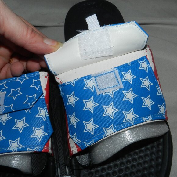 ROCKIN FOOTWEAR SANDALS PATRIOTIC FLAG USA MENS POCKET SLIDES 💥🆕NWT! - Picture 7 of 16